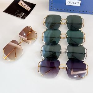 Gucci* Eyewear SIZE: 54-18-145