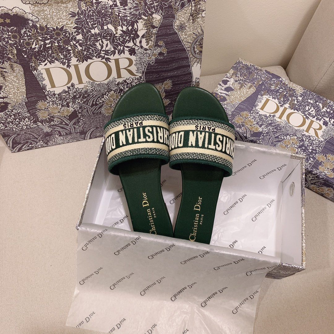 Classic Women's Solid Color Embroidery Slippers - Image 12