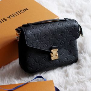 Louis Vuitton Pochette Metis Bag