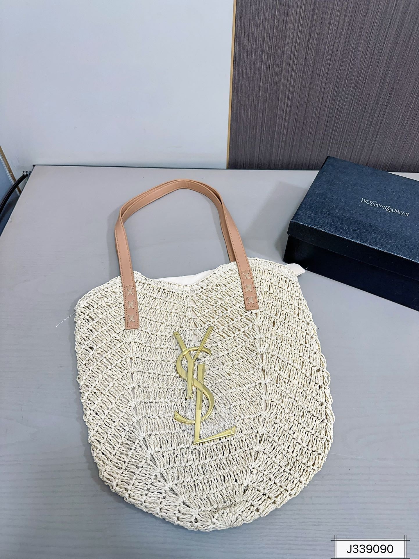 Yves Saint Laurent (YSL)Louis Vuitton (LV) SAINT LAURENT Vacation Casual Raffia Woven Tote Bag 35x32cm - Image 3