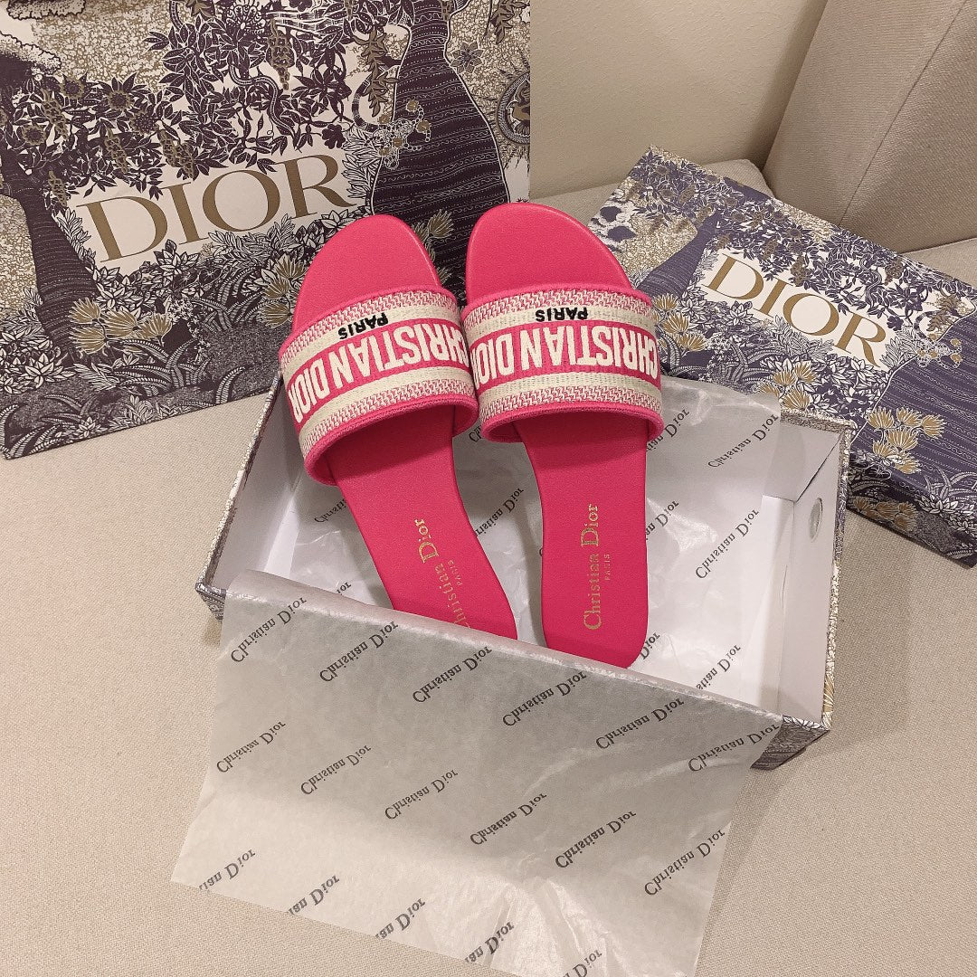 Classic Women's Solid Color Embroidery Slippers - Image 9