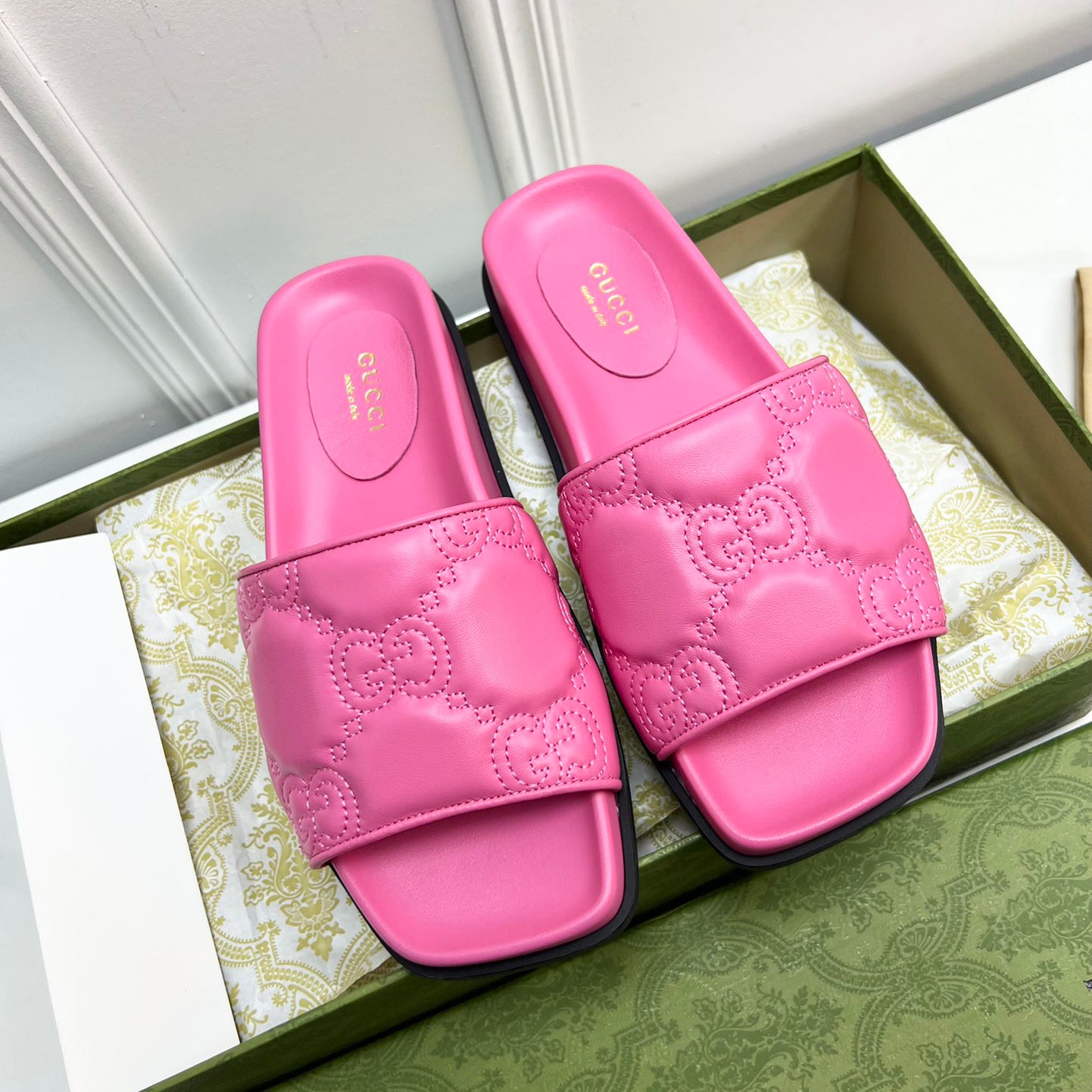 Trendy Embossed Flat Slippers - Image 9