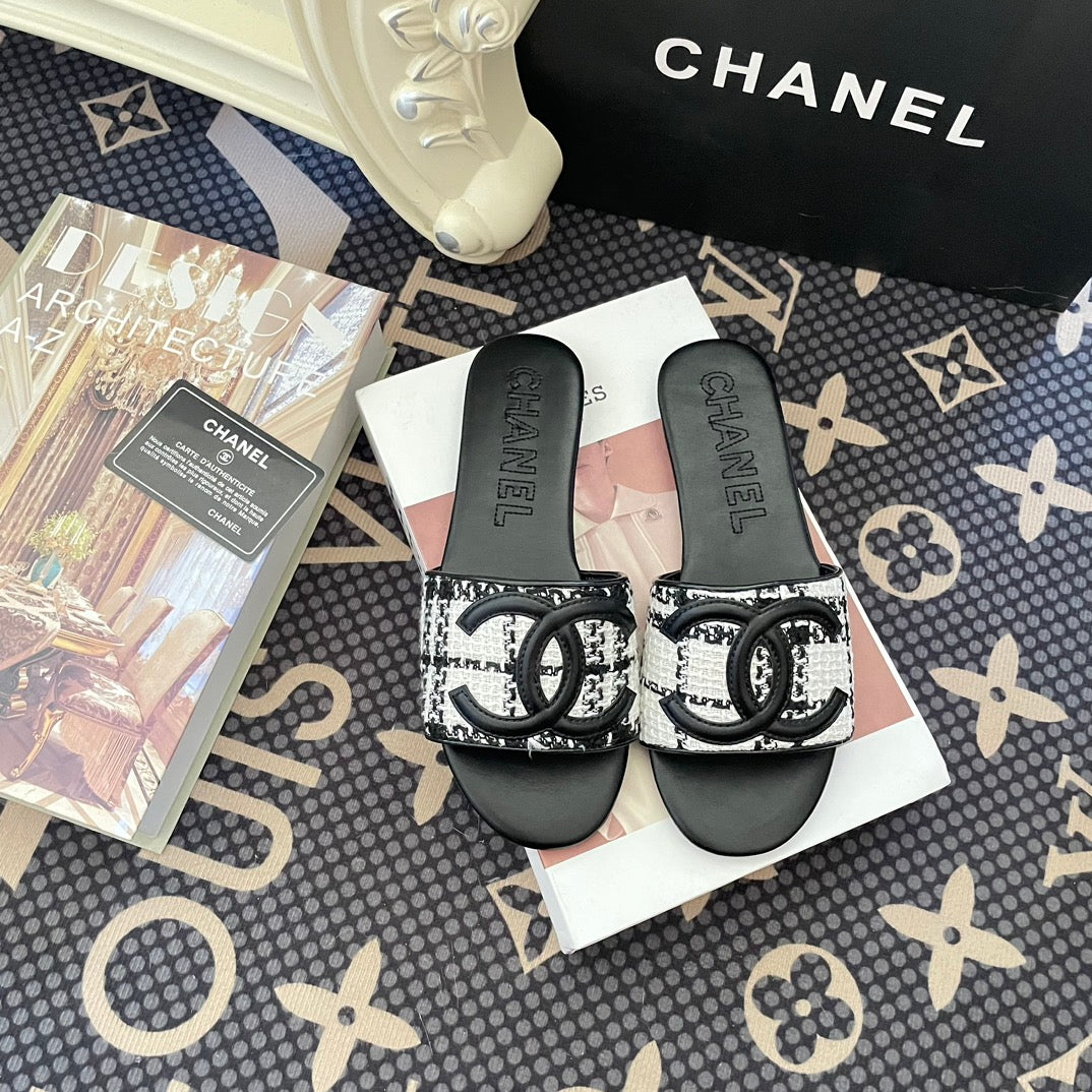 Classic Summer Flat Slippers - Image 5