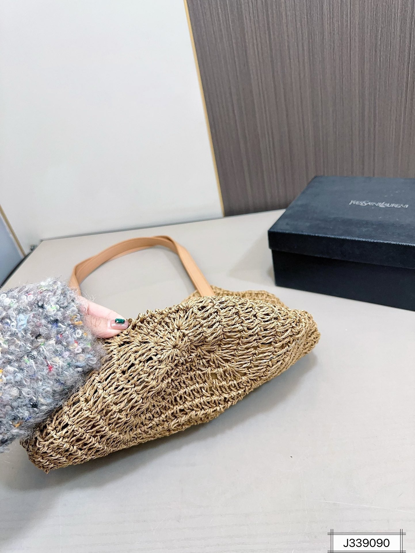 Yves Saint Laurent (YSL)Louis Vuitton (LV) SAINT LAURENT Vacation Casual Raffia Woven Tote Bag 35x32cm - Image 8