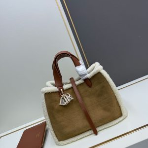 Dior new arrival groove bag size:29*19*21cm