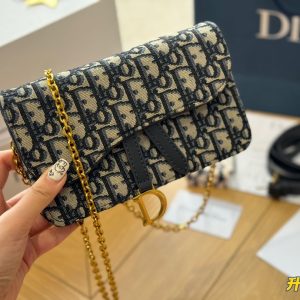 Dior new arrival woc crossbody bag size: 20*10 cm