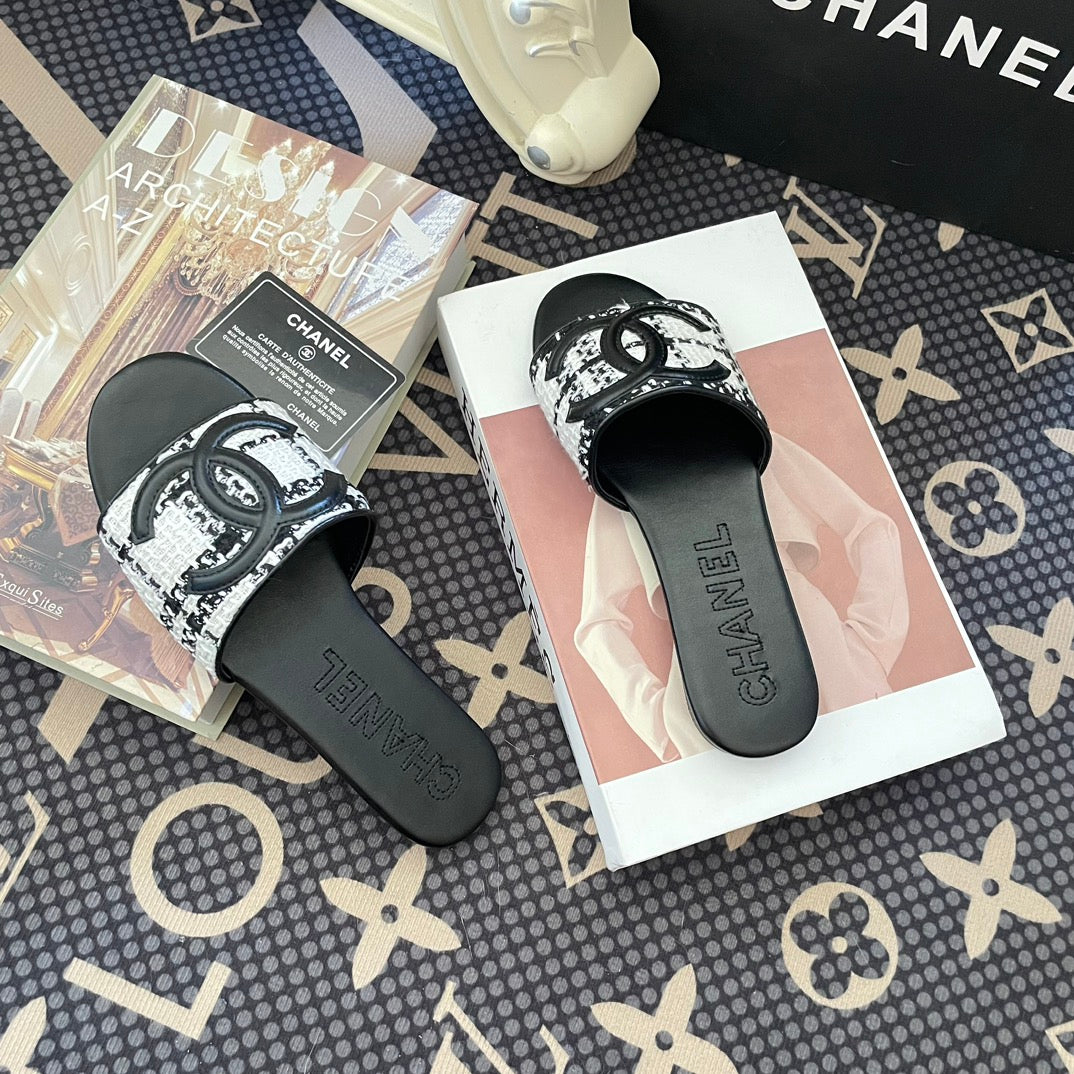 Classic Summer Flat Slippers - Image 4