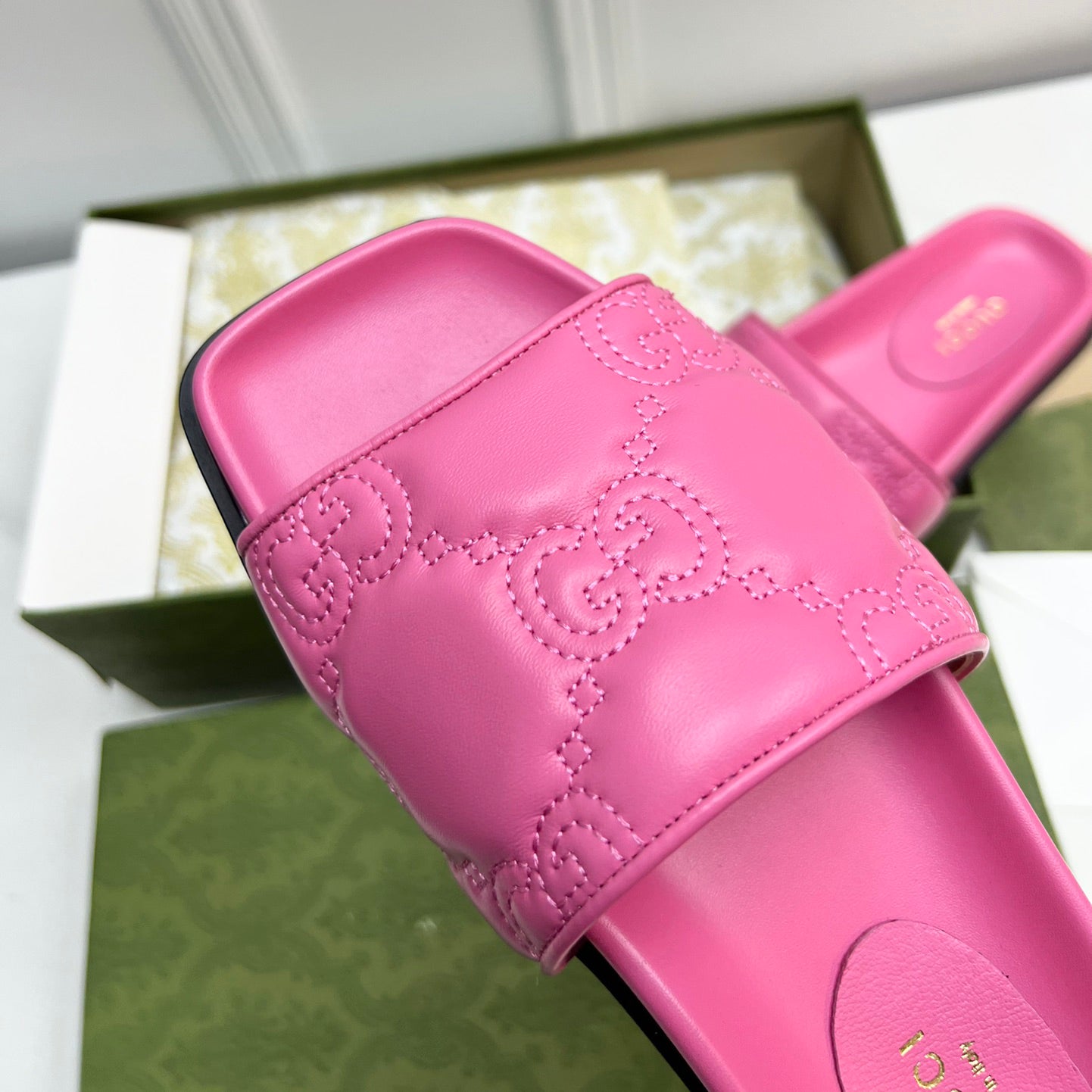 Trendy Embossed Flat Slippers - Image 10