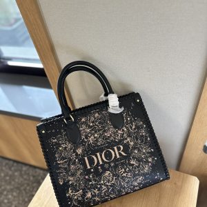 Dior new arrival tote bag size: 33 * 28 cm