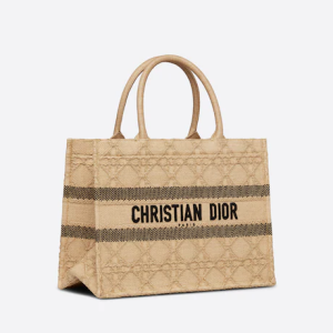 MEDIUM D BOOK TOTE Natural Cannage Raffia (36 x 27.5 x 16.5 cm)