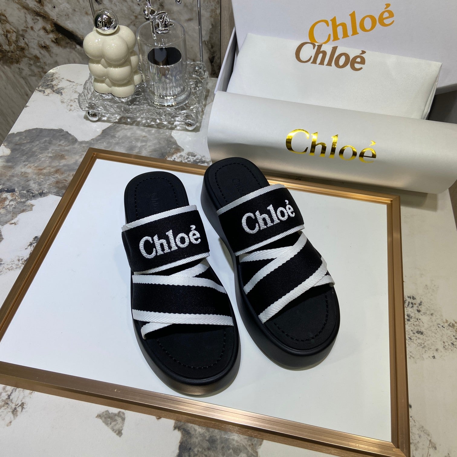 Embroidery Woven Belt Thick Bottom Sandals - Image 3