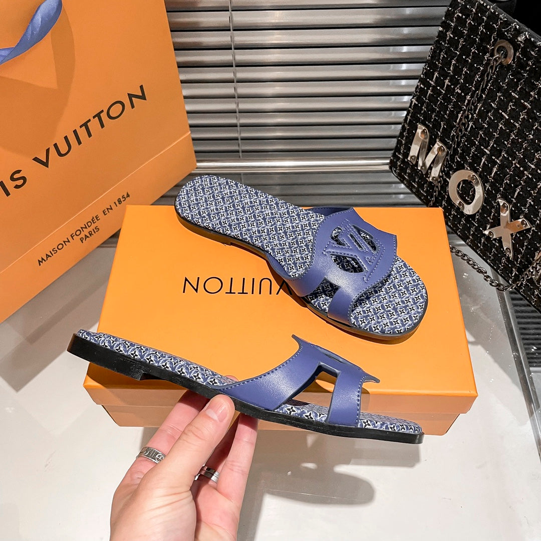 Cutout Letter Printed Slippers - Image 8