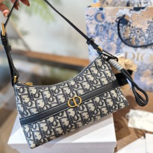 Dior 2025 new arrilval hobo bag size: 23 cm