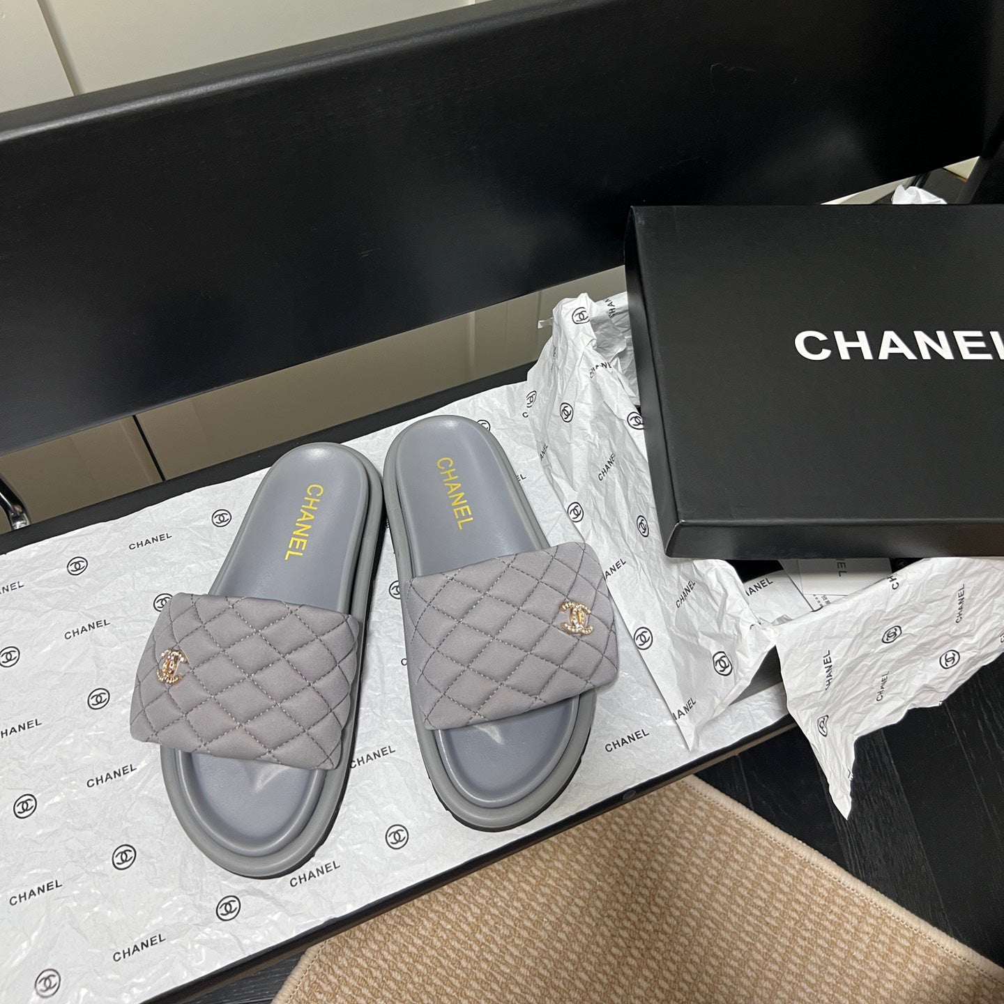 Diamond Logo Slippers - Image 9
