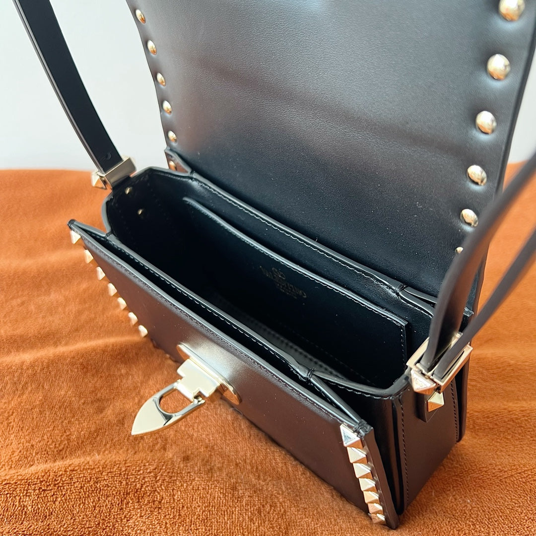 Valentino Garavani Rockstud Shoulder Black Bag - 18.5x12x8cm - Image 6