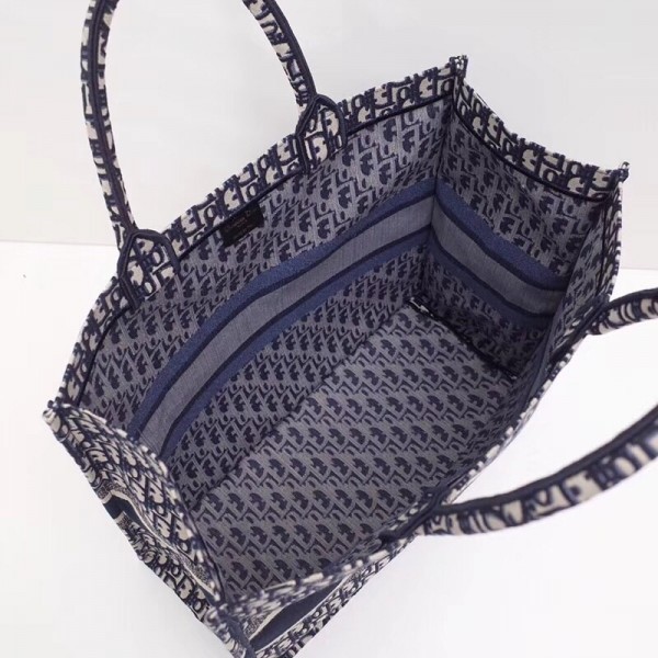 D Book Tote Bag In Blue Oblique Canvas - Image 4