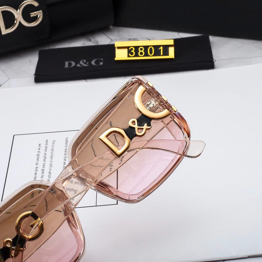 Woman's Thick Frame Fashion Sunglasses 3801 - Image 9