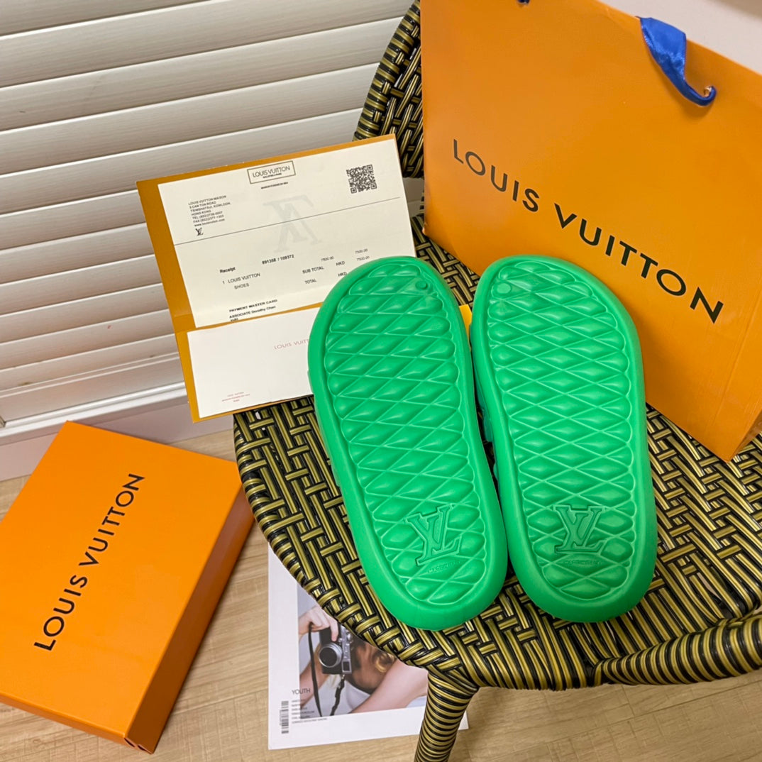 Fashion Embossed Couple Slippers - Image 10
