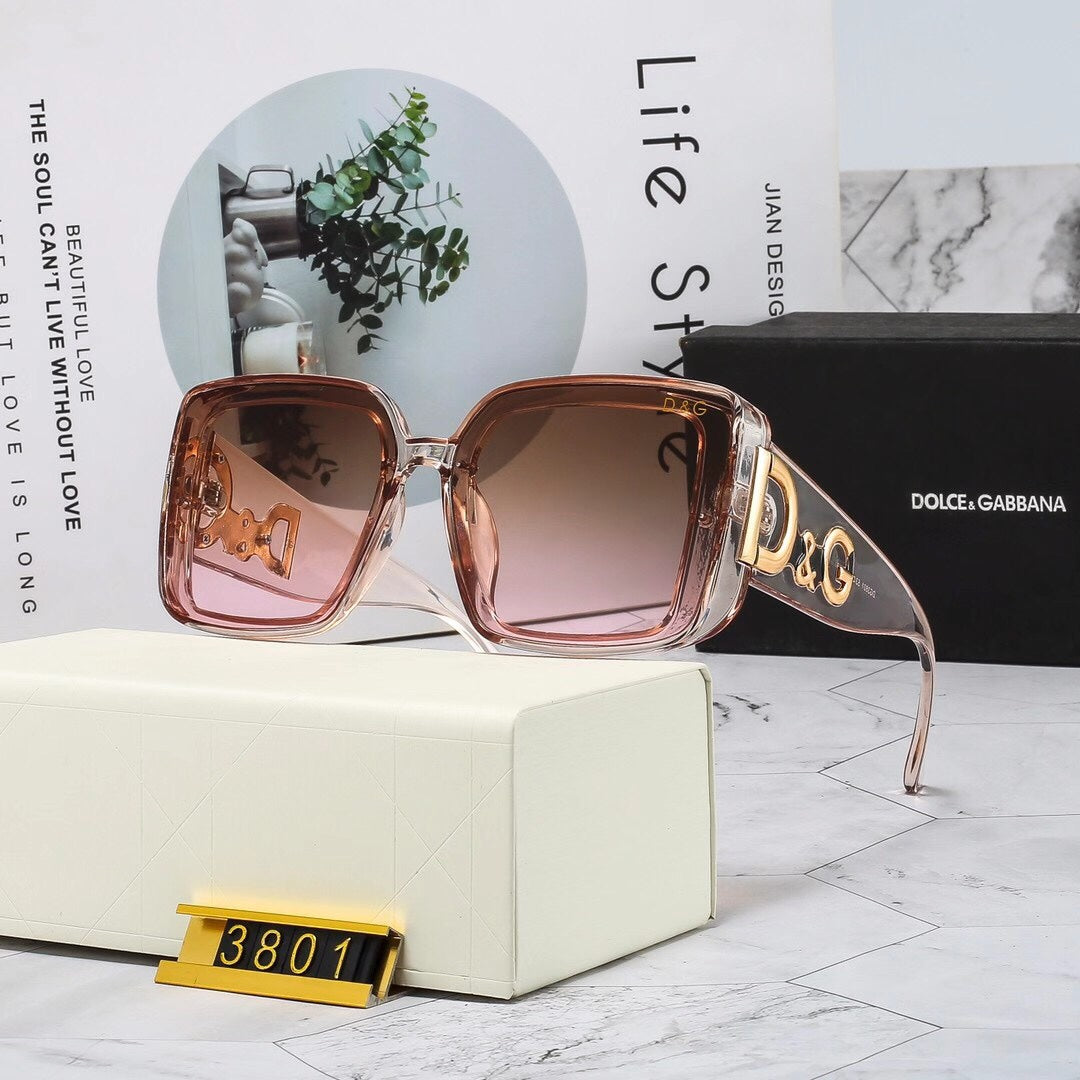 Woman's Thick Frame Fashion Sunglasses 3801 - Image 5