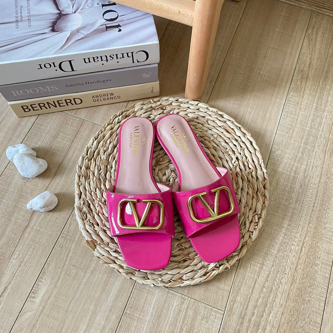 V Buckle Flat Slippers - Image 2