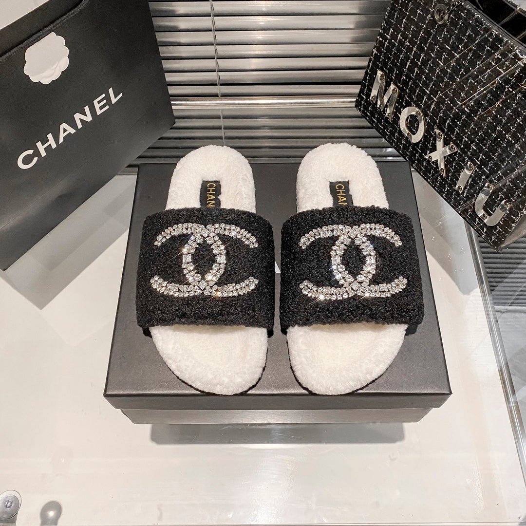 Diamond Logo Flat Fur Slippers - Image 11