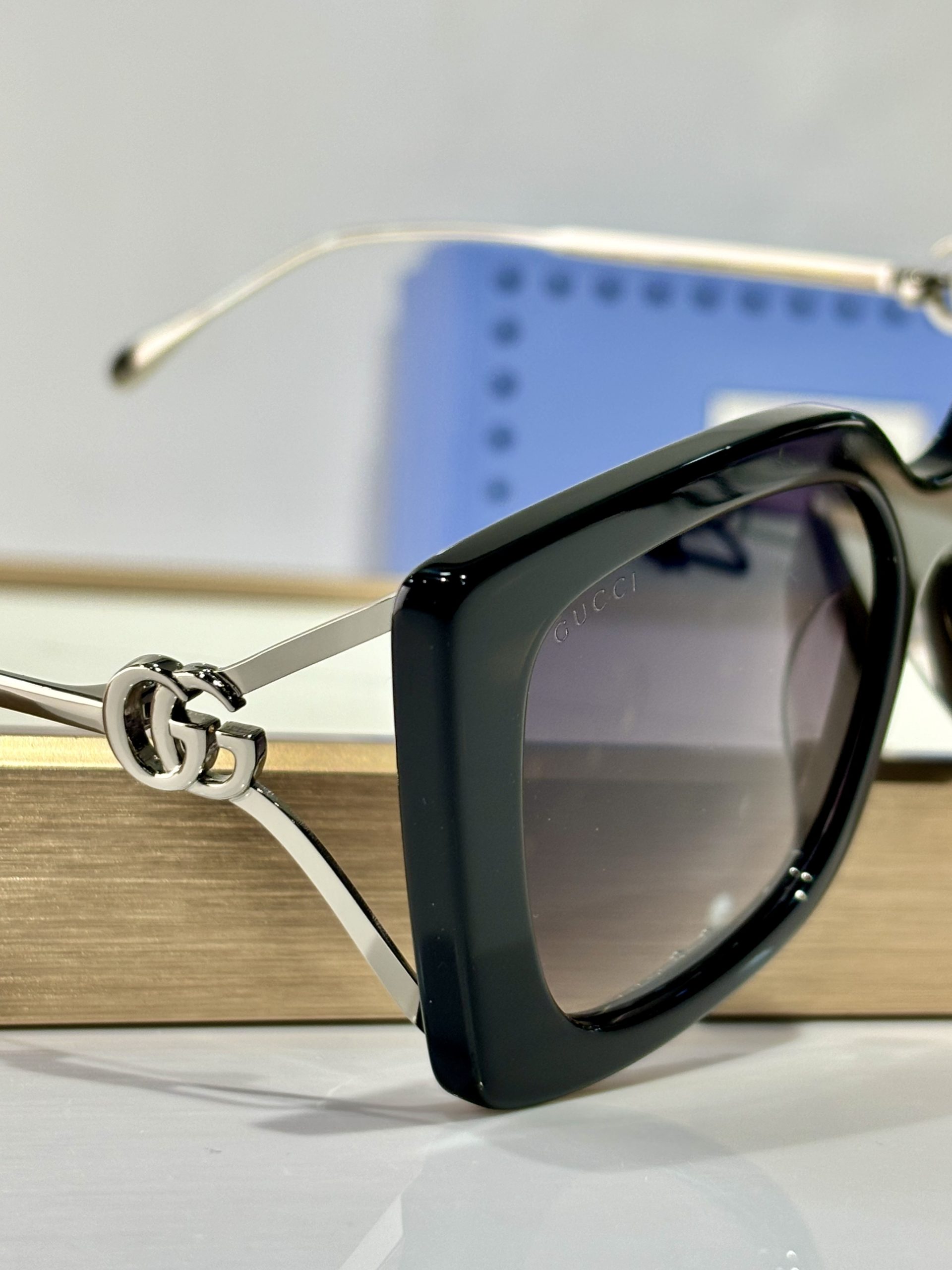 GG Luxury Umbrella - Gucci Style Designer Umbrella - Image 4