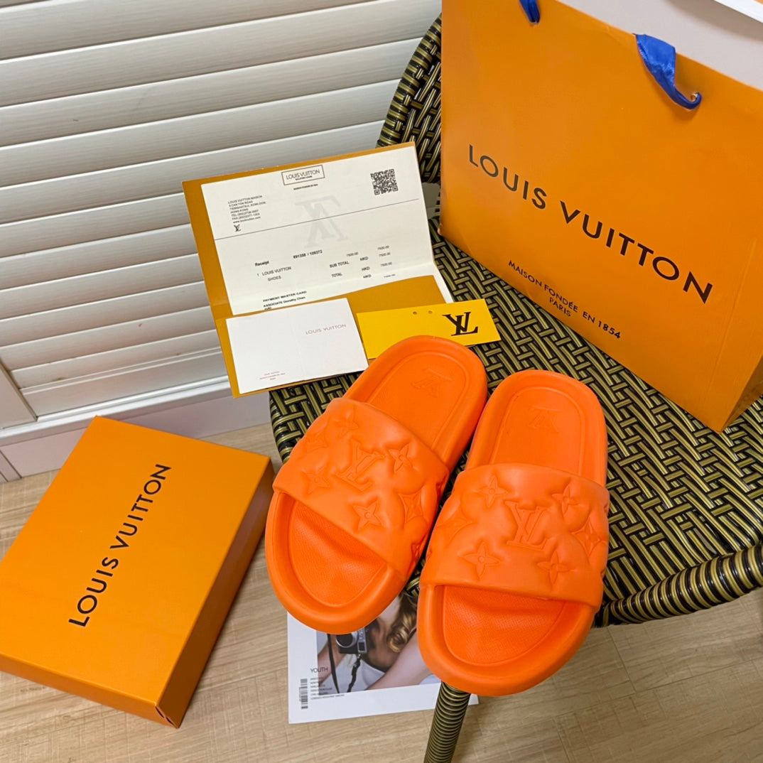 Fashion Embossed Couple Slippers - Image 5