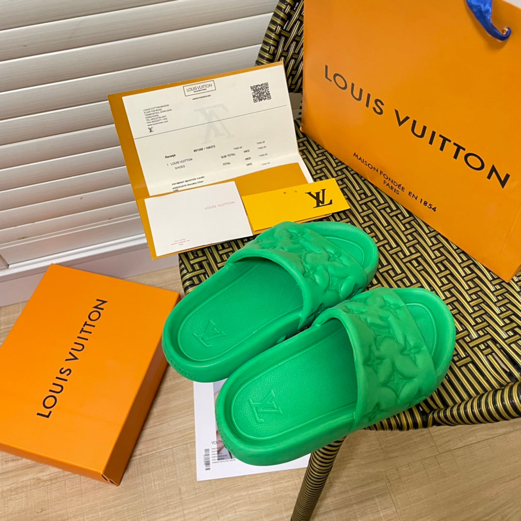 Fashion Embossed Couple Slippers - Image 9
