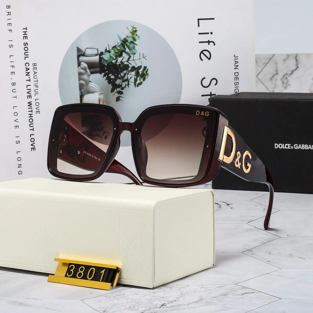 Woman's Thick Frame Fashion Sunglasses 3801 - Image 3