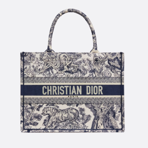 D Medium Book Tote bag size: 36 x 27.5 x 16.5 cm