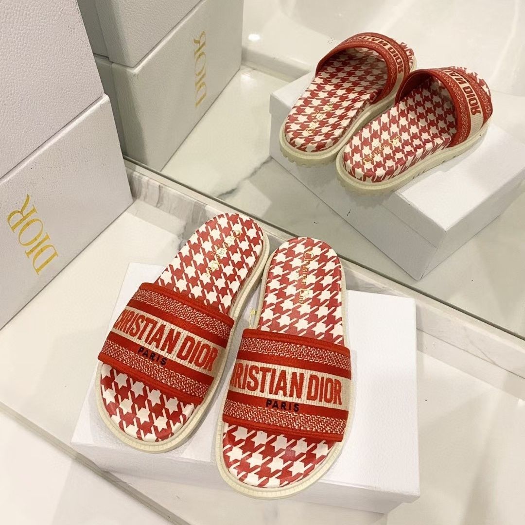 Houndstooth Embossed Slipper Sandals - Image 6