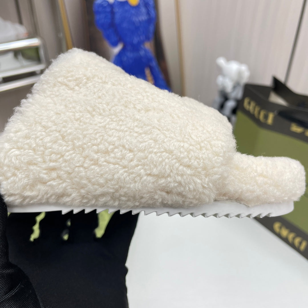 Trendy Co-Branded Wool Slippers - Image 4
