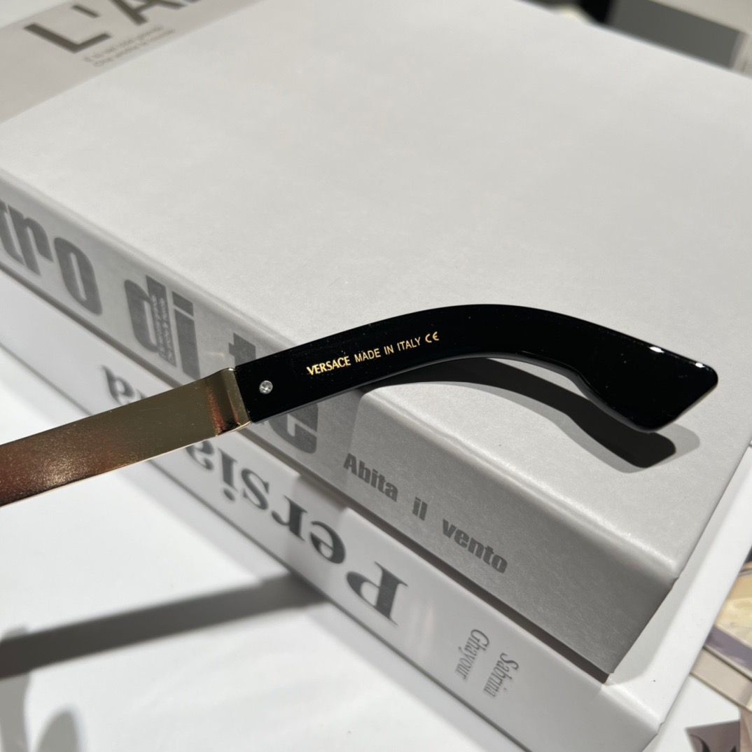 Unisex Medusa Square Glasses - Image 9