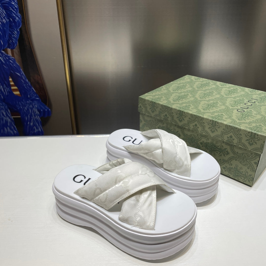 Platform Broadband Crossover Slipper Sandals - Image 3