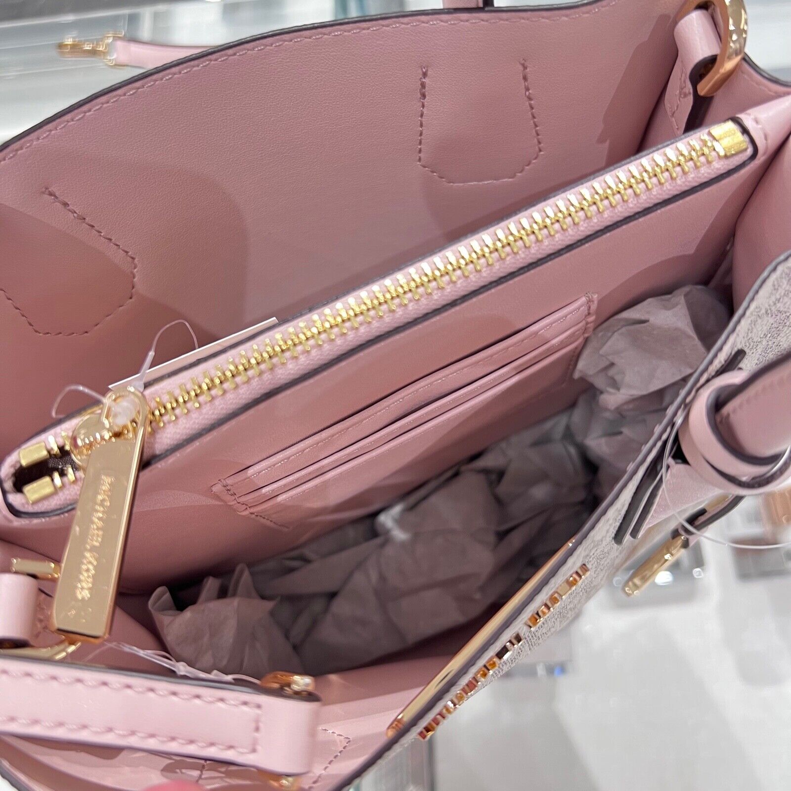 Michael Kors Mercer Messenger Medium Crossbody Bag Vanilla Powder Blush - Image 7