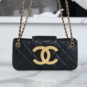 𝗖𝗛𝗔𝗡𝗘𝗟 𝟐𝟒𝐂 Vintage Logo Quilted Lambskin Shoulder Bag 11.5x24x4.5cm