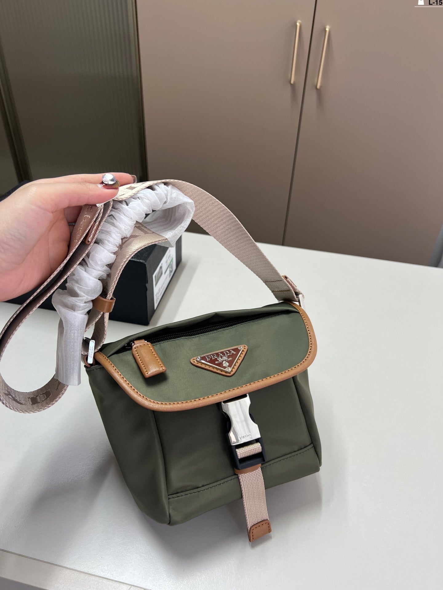 Prada Vintage Messenger Bag Crossbody 16x15cm - Image 2