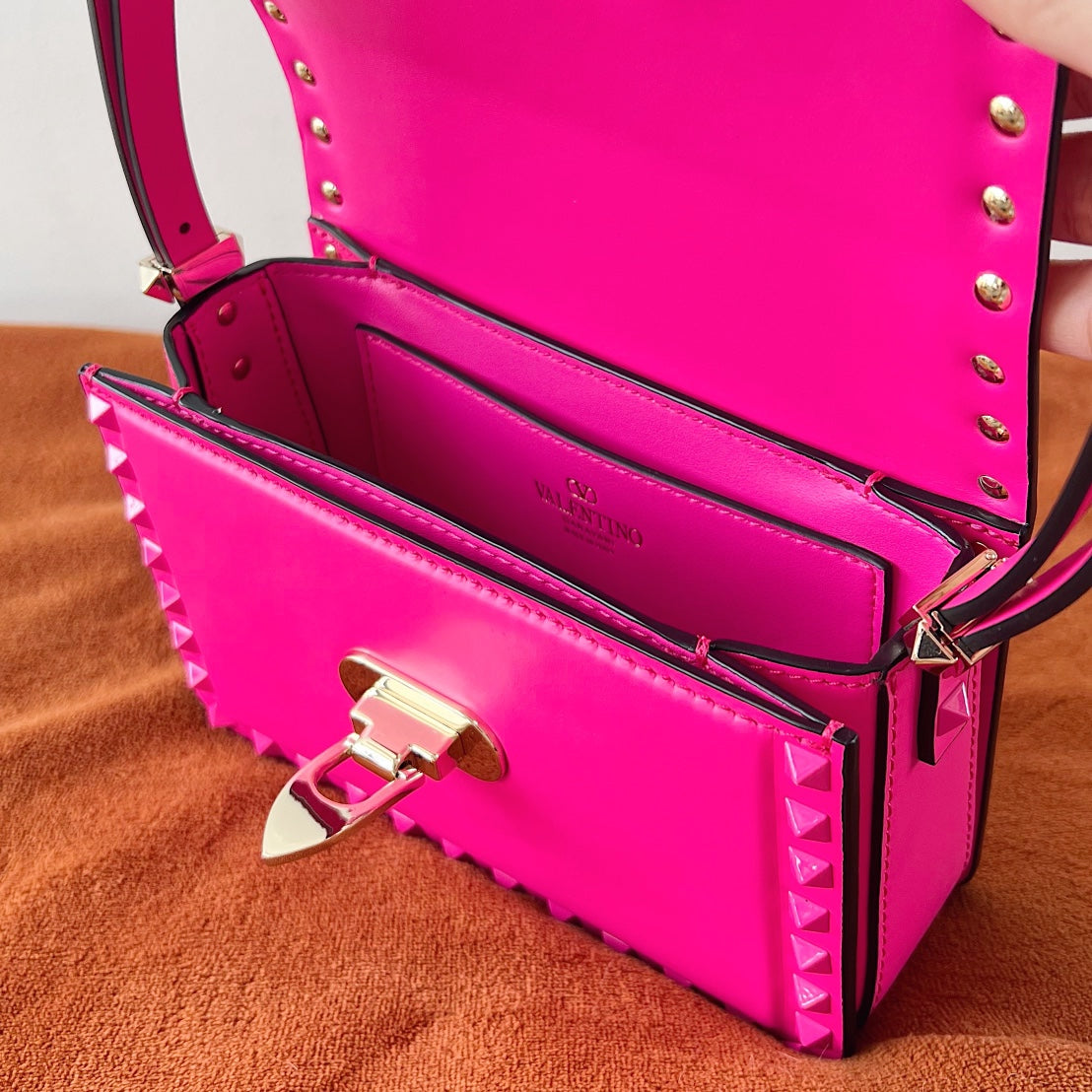 Valentino Garavani Rockstud Shoulder Pink Bag - 18.5x12x8cm - Image 6