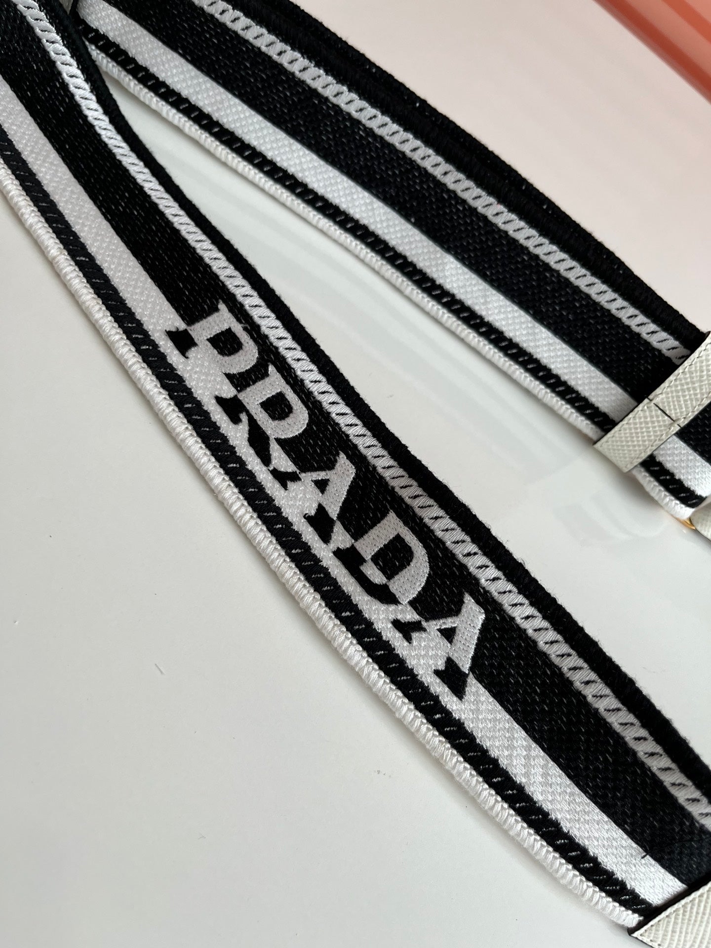 Prada Monochrome Saffiano 21 Leather Bag in White 21x14x6.5cm - Image 6