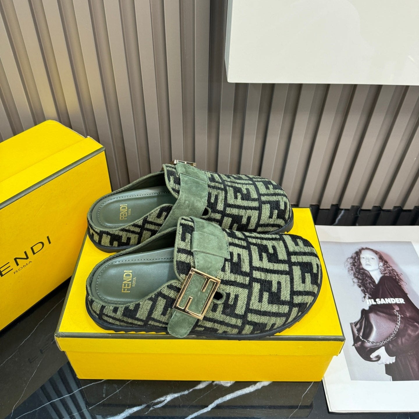 Autumn and Winter Retro Embossed Flat Slippers - Image 10