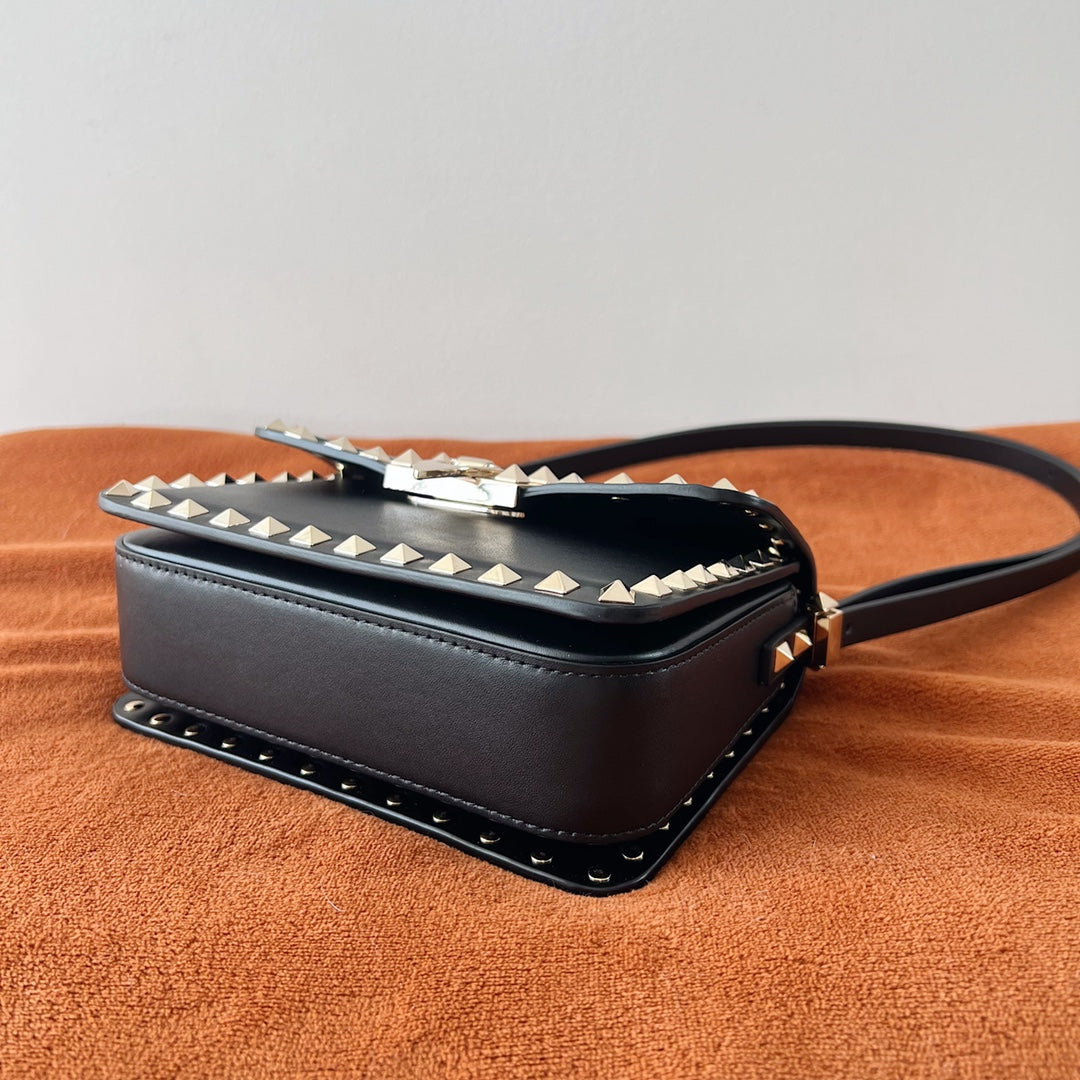 Valentino Garavani Rockstud Shoulder Black Bag - 18.5x12x8cm - Image 5