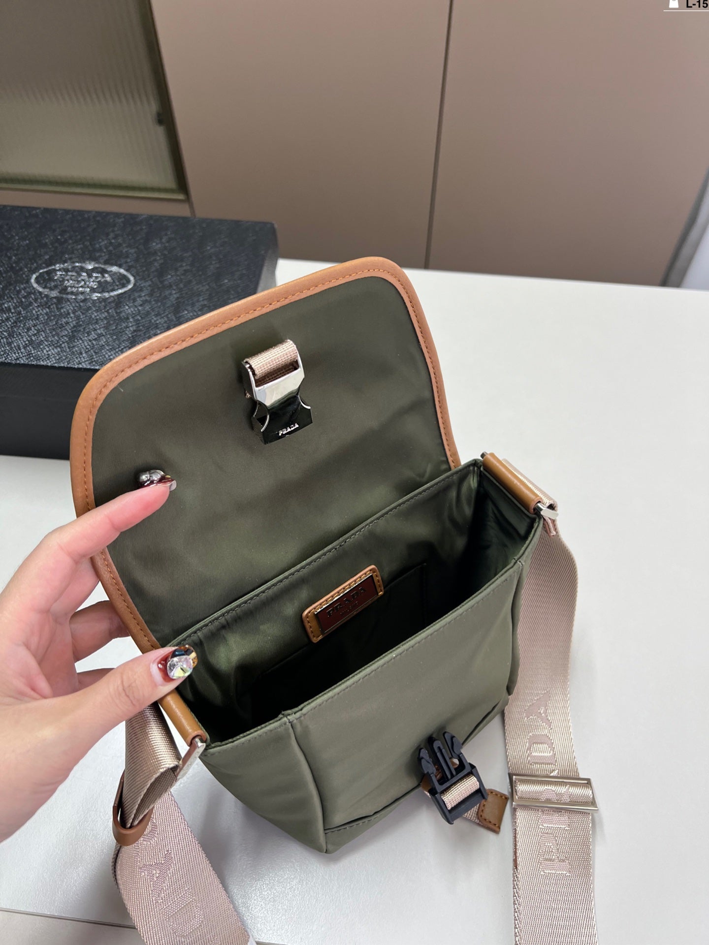 Prada Vintage Messenger Bag Crossbody 16x15cm - Image 9