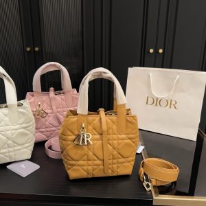D new arrival Toujours bag size: 17*18cm