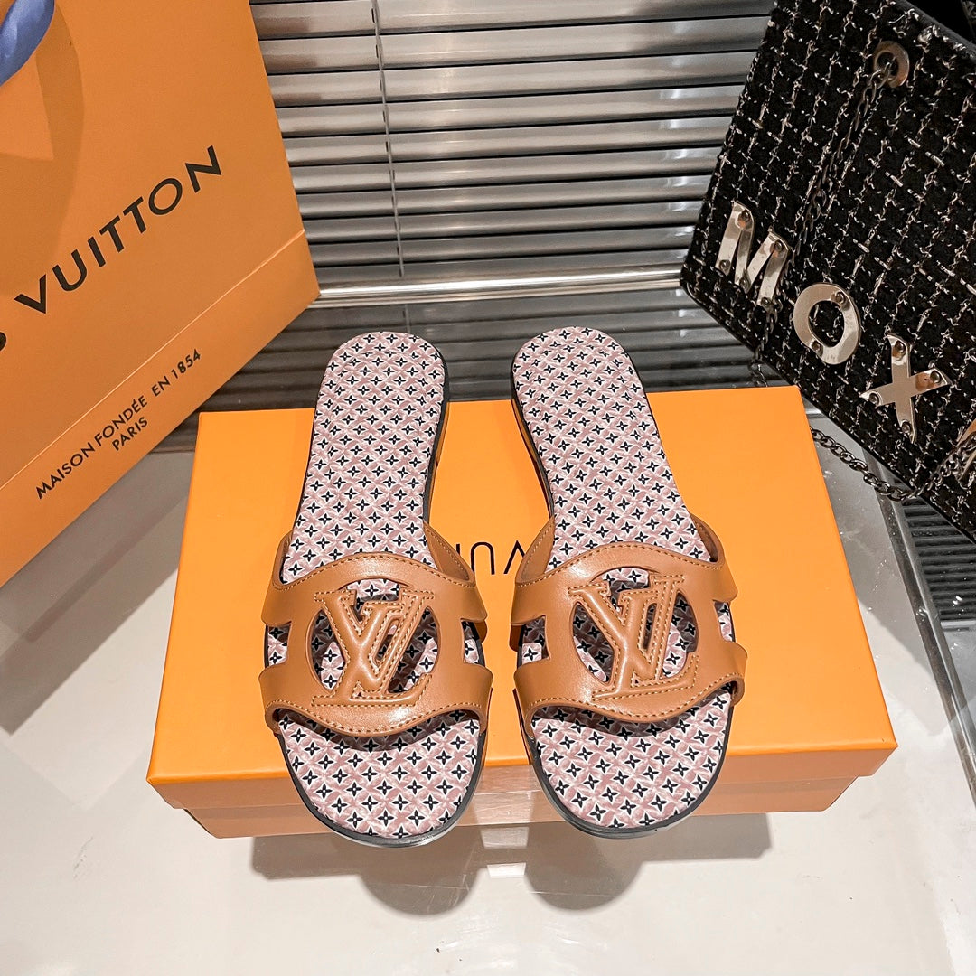 Cutout Letter Printed Slippers - Image 3